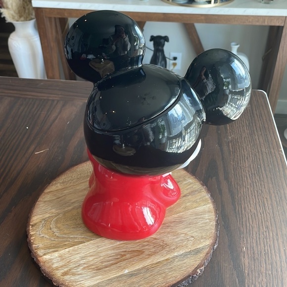 William Sonoma Mickey cookie Jar - Picture 5 of 5